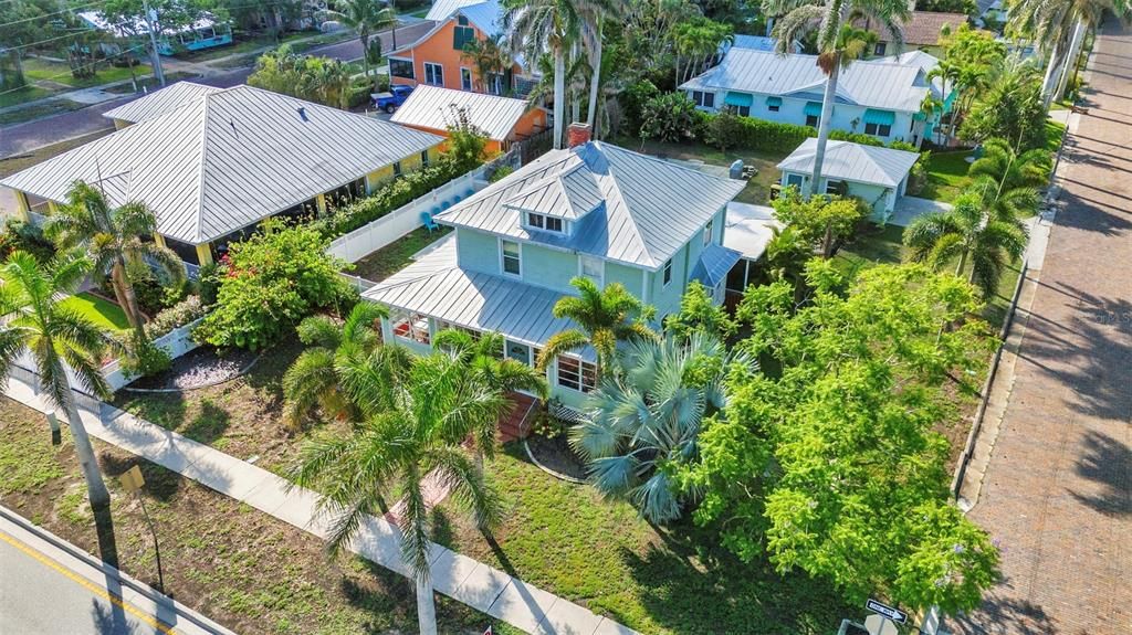 For Sale: $498,400 (5 beds, 2 baths, 1840 Square Feet)