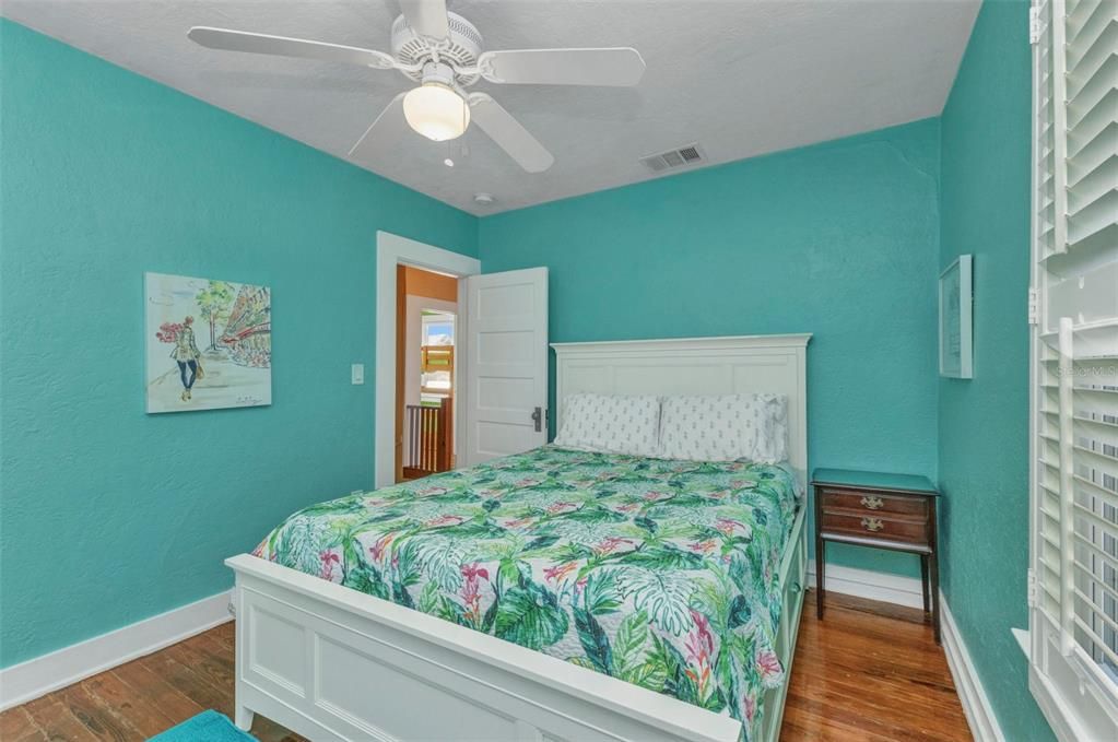 For Sale: $498,400 (5 beds, 2 baths, 1840 Square Feet)