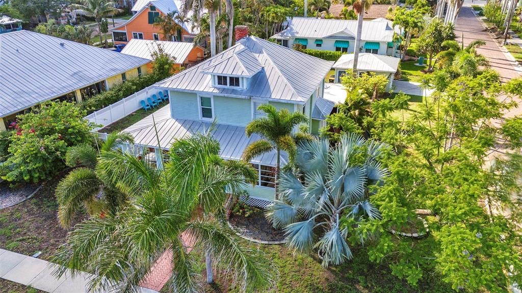 For Sale: $498,400 (5 beds, 2 baths, 1840 Square Feet)