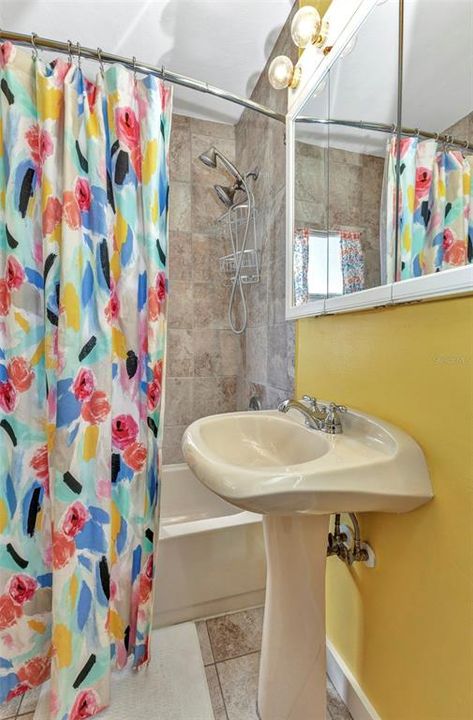 For Sale: $498,400 (5 beds, 2 baths, 1840 Square Feet)