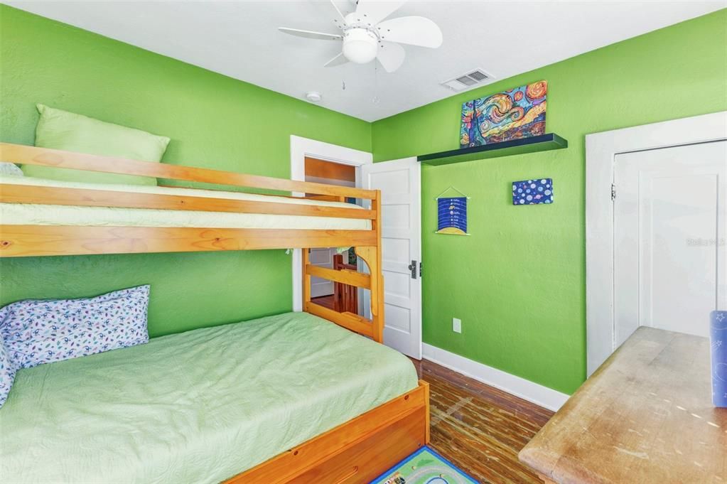 For Sale: $498,400 (5 beds, 2 baths, 1840 Square Feet)