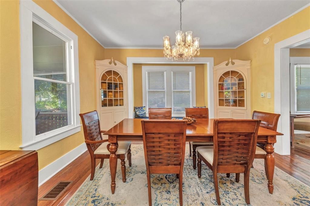 For Sale: $498,400 (5 beds, 2 baths, 1840 Square Feet)