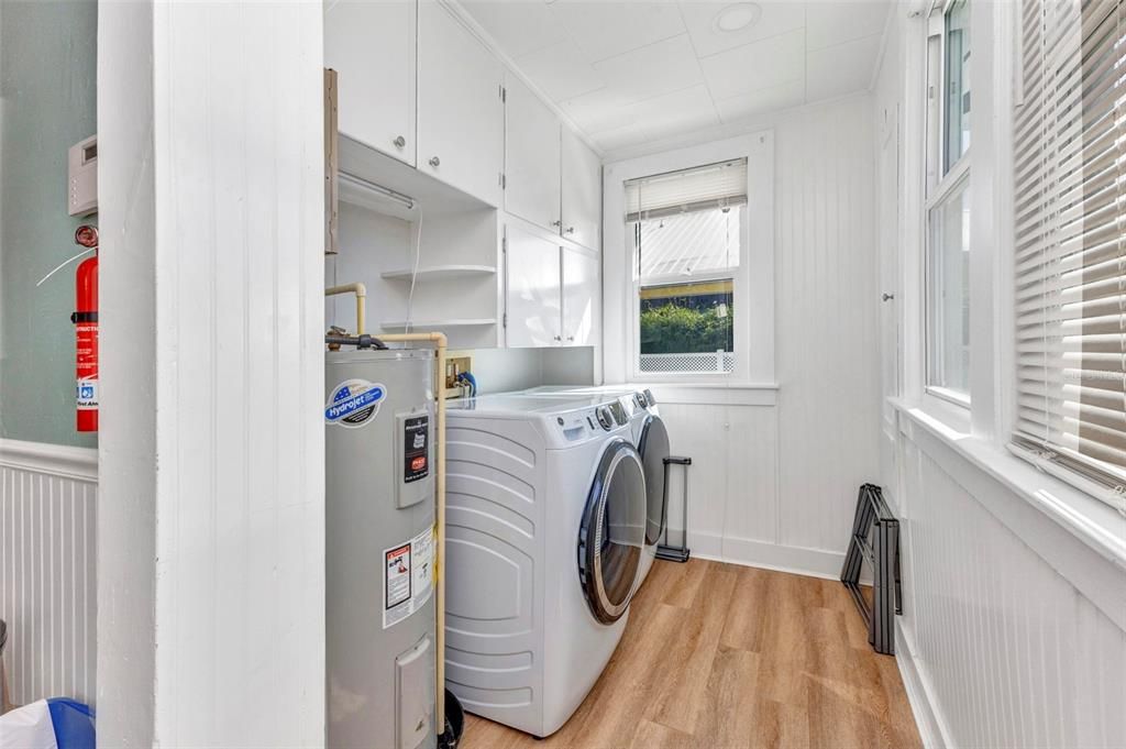 For Sale: $498,400 (5 beds, 2 baths, 1840 Square Feet)