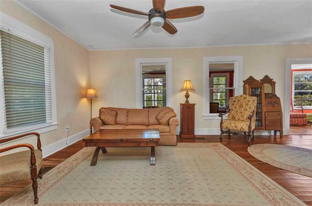 For Sale: $498,400 (5 beds, 2 baths, 1840 Square Feet)