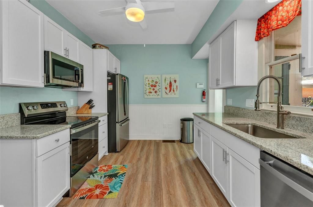 For Sale: $498,400 (5 beds, 2 baths, 1840 Square Feet)