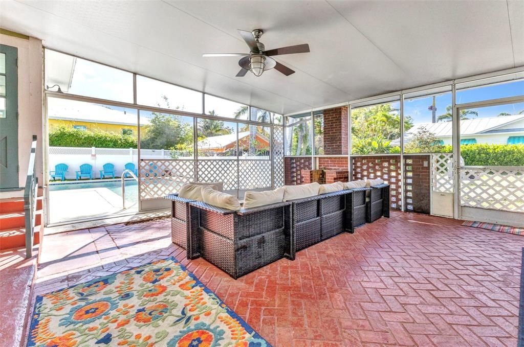 For Sale: $498,400 (5 beds, 2 baths, 1840 Square Feet)