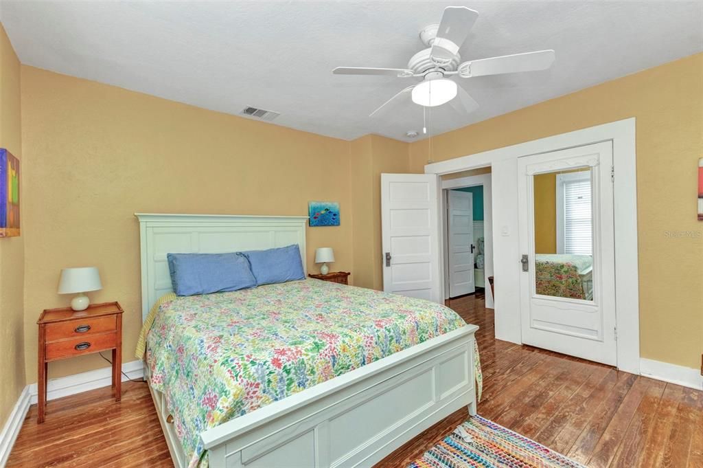For Sale: $498,400 (5 beds, 2 baths, 1840 Square Feet)