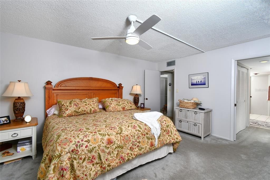 For Sale: $285,000 (2 beds, 2 baths, 1516 Square Feet)