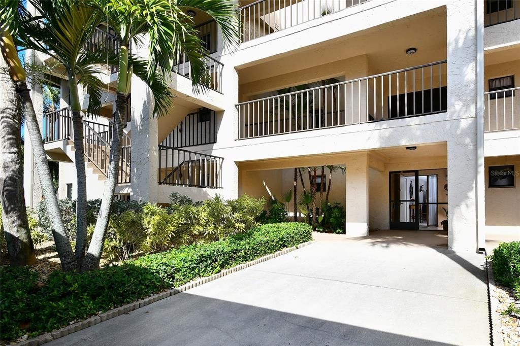 For Sale: $285,000 (2 beds, 2 baths, 1516 Square Feet)