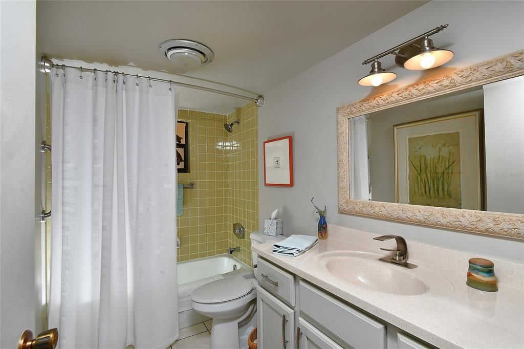 For Sale: $285,000 (2 beds, 2 baths, 1516 Square Feet)
