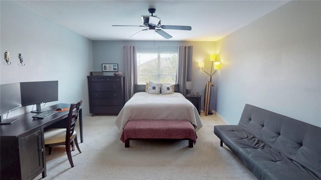 En Venta: $649,900 (5 camas, 3 baños, 3300 Pies cuadrados)