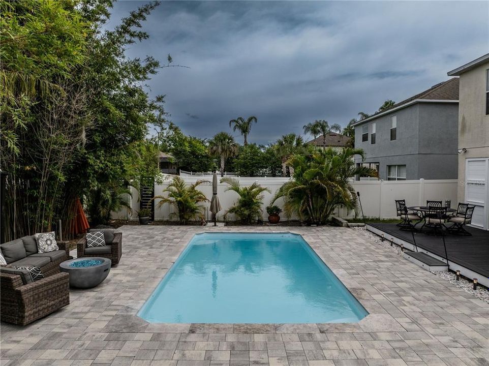 En Venta: $649,900 (5 camas, 3 baños, 3300 Pies cuadrados)