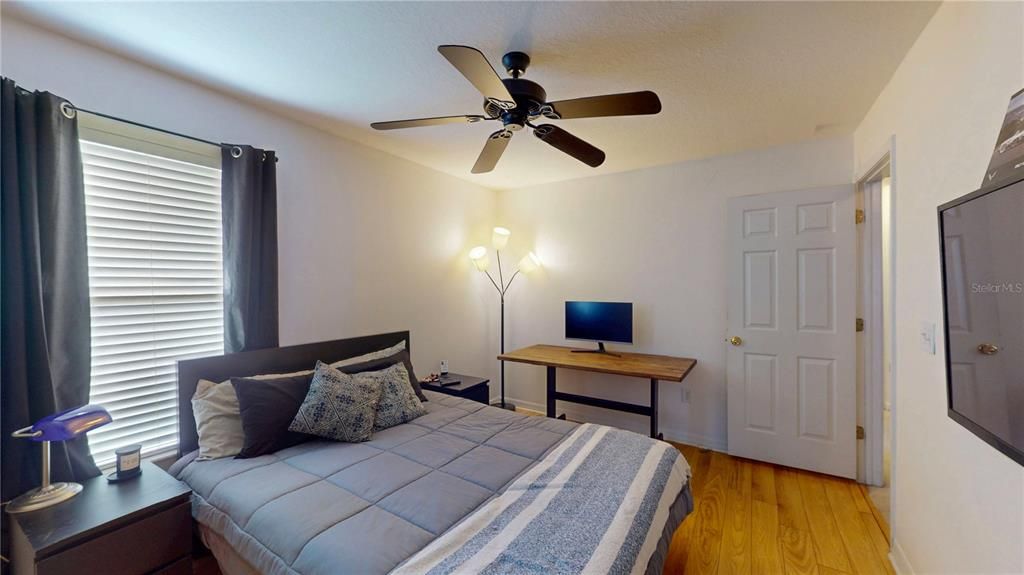 En Venta: $649,900 (5 camas, 3 baños, 3300 Pies cuadrados)