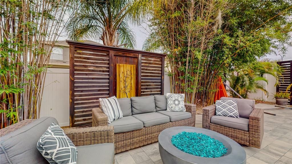 En Venta: $649,900 (5 camas, 3 baños, 3300 Pies cuadrados)