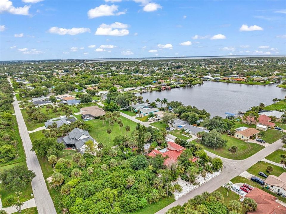 For Sale: $489,400 (4 beds, 3 baths, 4060 Square Feet)