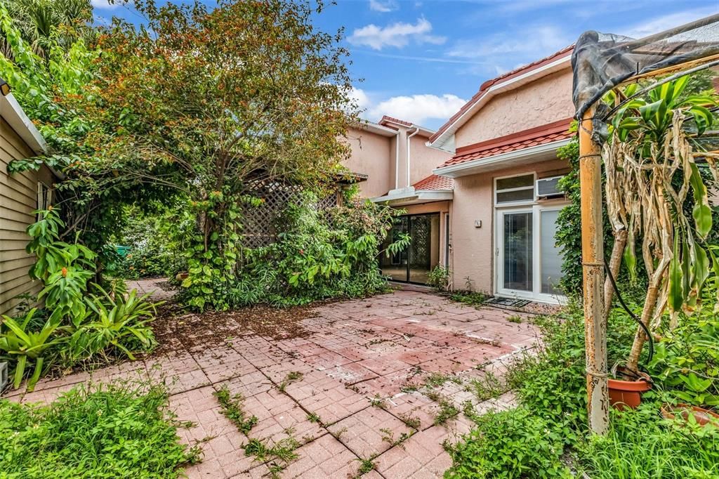 For Sale: $489,400 (4 beds, 3 baths, 4060 Square Feet)