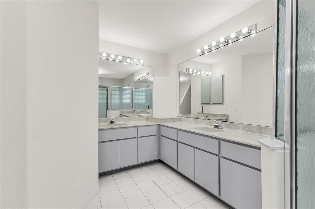 For Sale: $489,400 (4 beds, 3 baths, 4060 Square Feet)