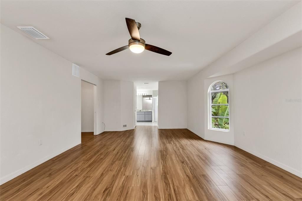 For Sale: $489,400 (4 beds, 3 baths, 4060 Square Feet)