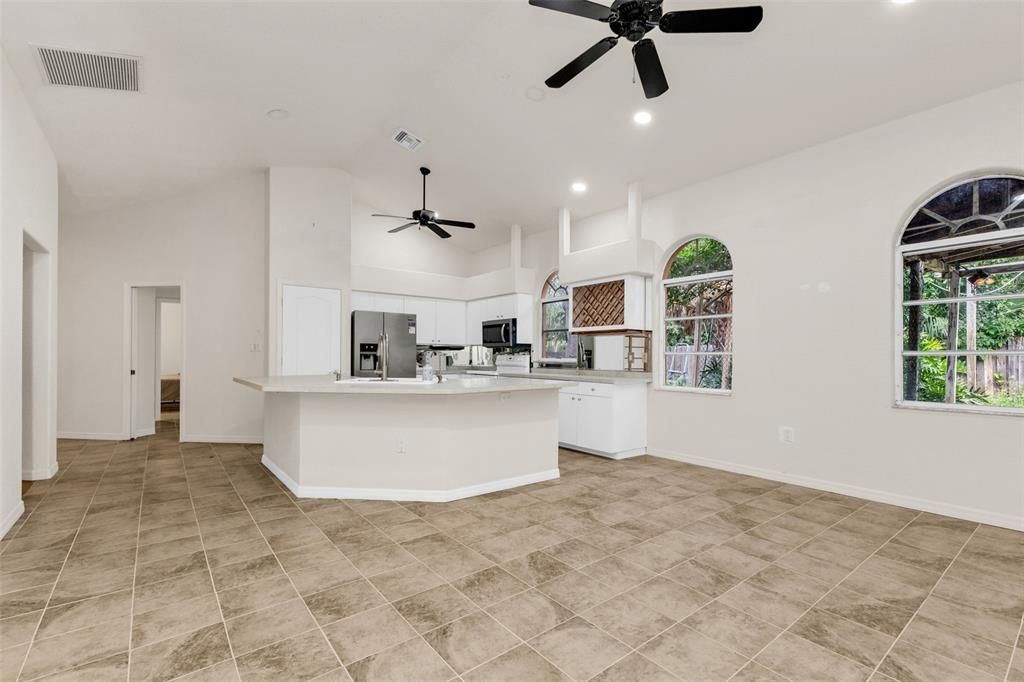 For Sale: $489,400 (4 beds, 3 baths, 4060 Square Feet)
