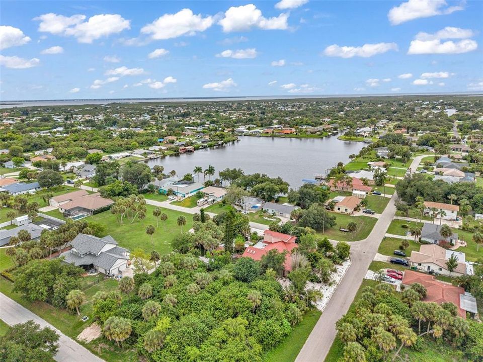 For Sale: $489,400 (4 beds, 3 baths, 4060 Square Feet)