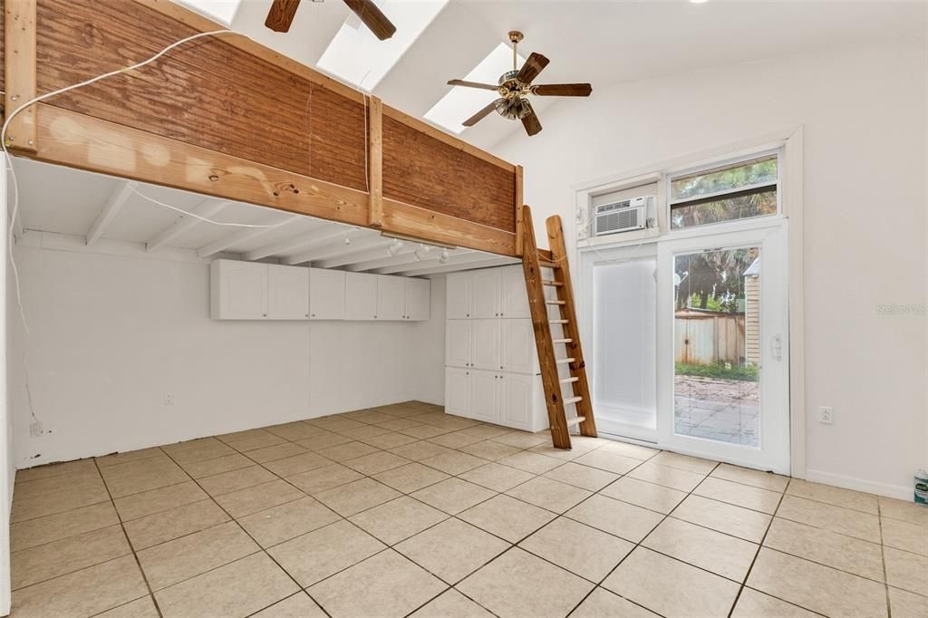 For Sale: $489,400 (4 beds, 3 baths, 4060 Square Feet)
