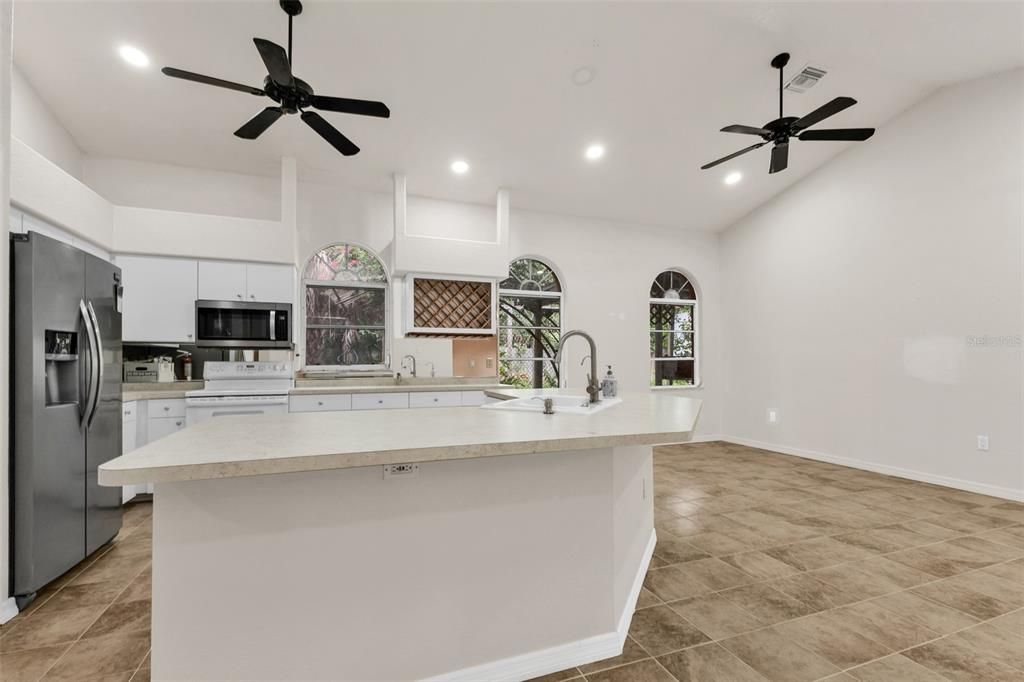 For Sale: $489,400 (4 beds, 3 baths, 4060 Square Feet)