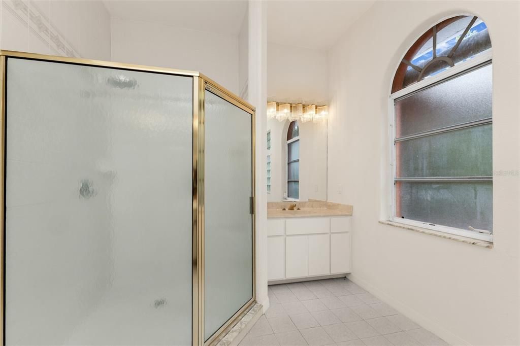 For Sale: $489,400 (4 beds, 3 baths, 4060 Square Feet)
