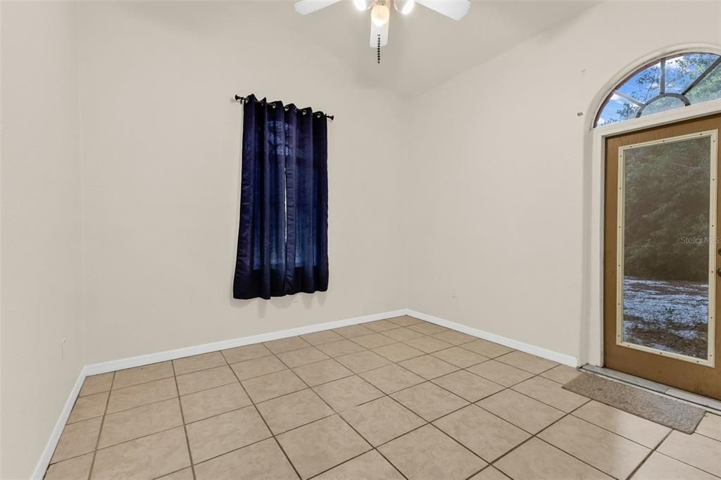 For Sale: $489,400 (4 beds, 3 baths, 4060 Square Feet)