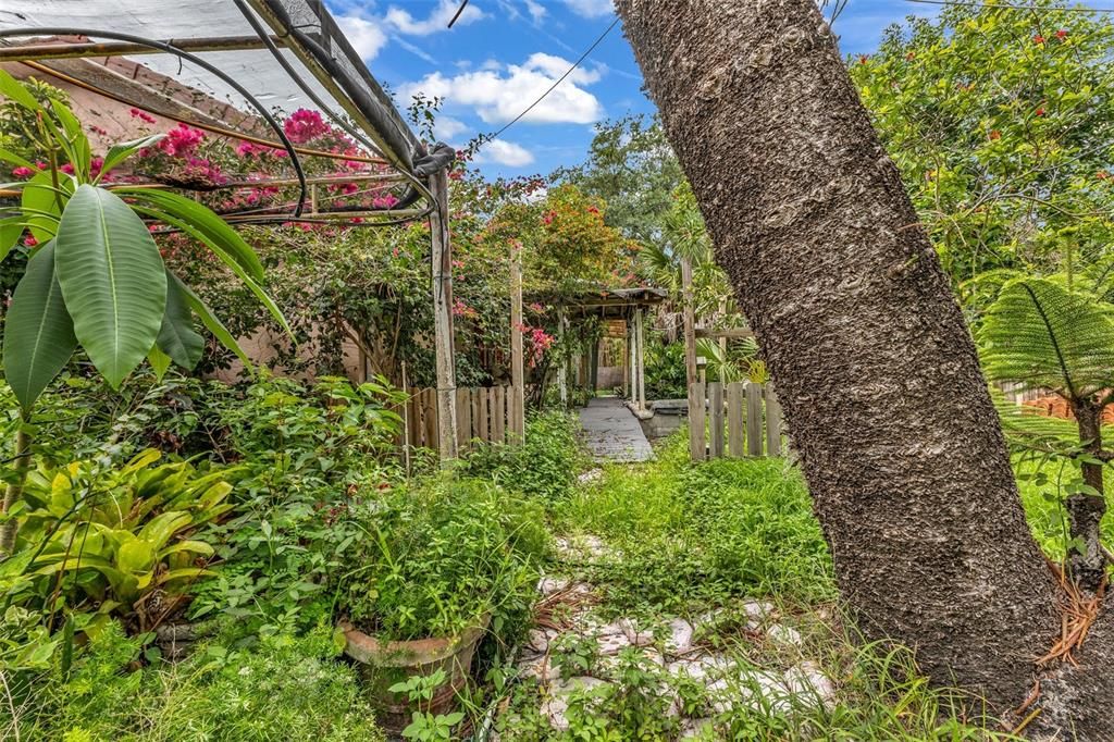 For Sale: $489,400 (4 beds, 3 baths, 4060 Square Feet)