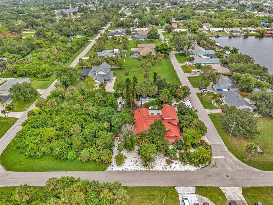 For Sale: $489,400 (4 beds, 3 baths, 4060 Square Feet)