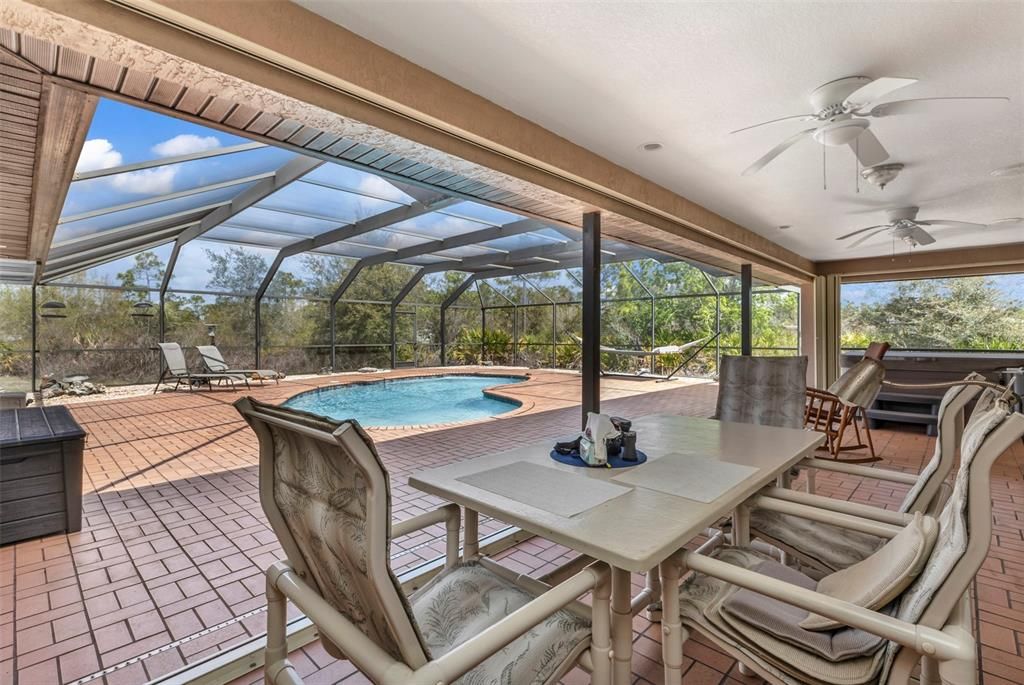 En Venta: $669,400 (3 camas, 2 baños, 2294 Pies cuadrados)