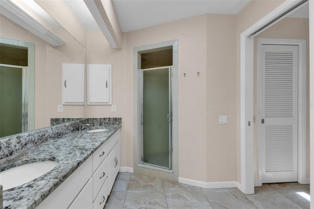 En Venta: $669,400 (3 camas, 2 baños, 2294 Pies cuadrados)
