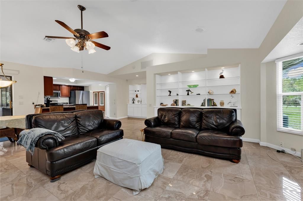En Venta: $669,400 (3 camas, 2 baños, 2294 Pies cuadrados)