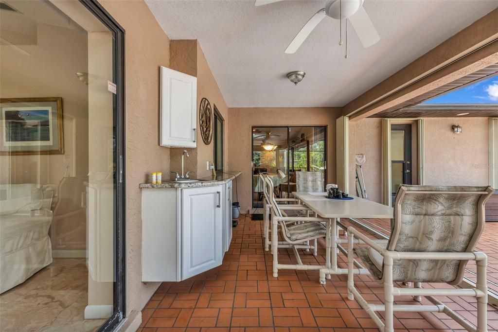 En Venta: $669,400 (3 camas, 2 baños, 2294 Pies cuadrados)