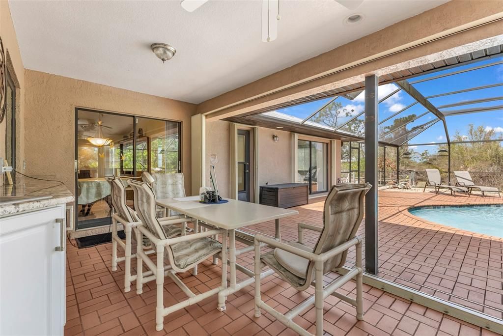 En Venta: $669,400 (3 camas, 2 baños, 2294 Pies cuadrados)