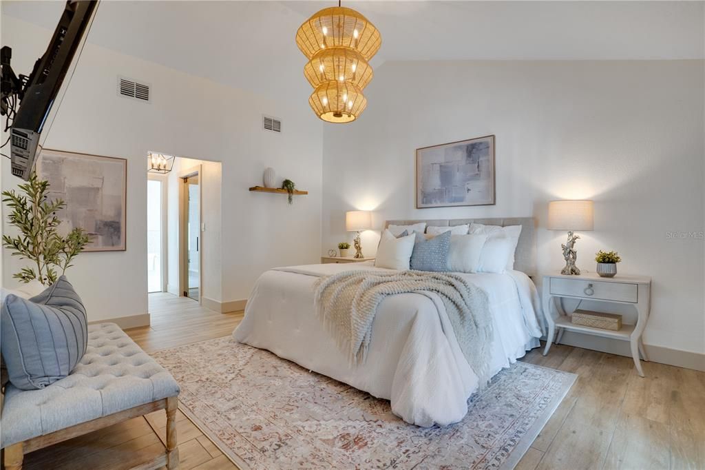 For Sale: $1,200,000 (6 beds, 3 baths, 3450 Square Feet)