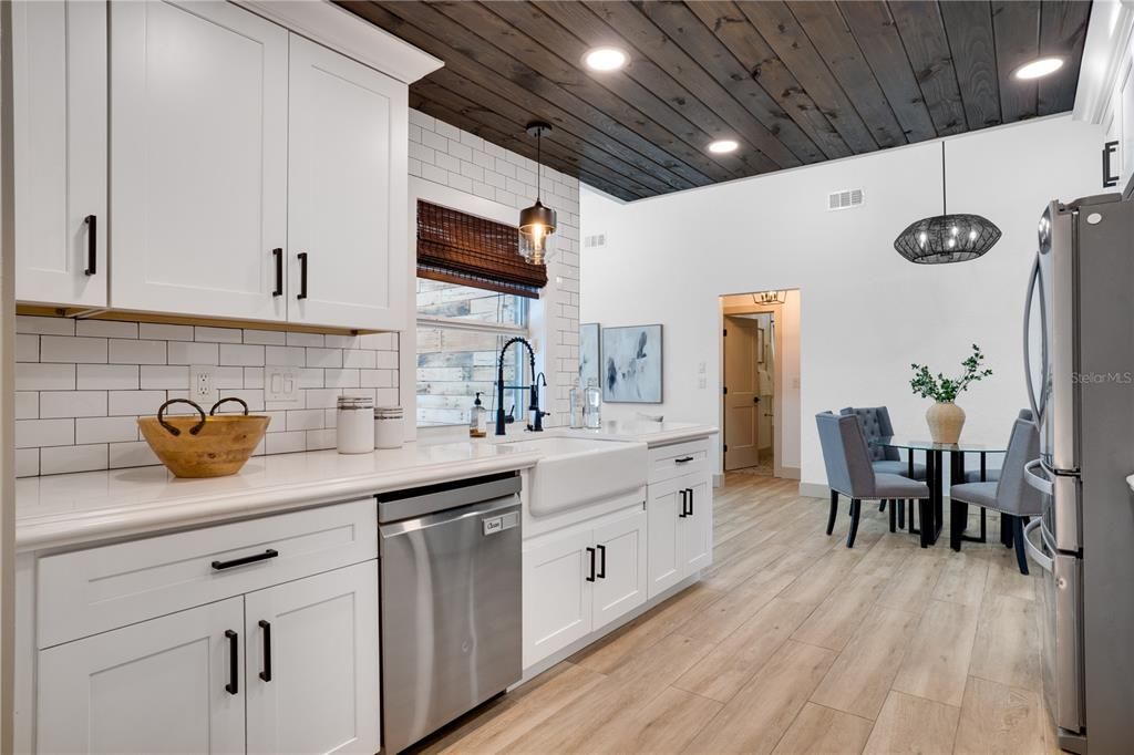 For Sale: $1,200,000 (6 beds, 3 baths, 3450 Square Feet)
