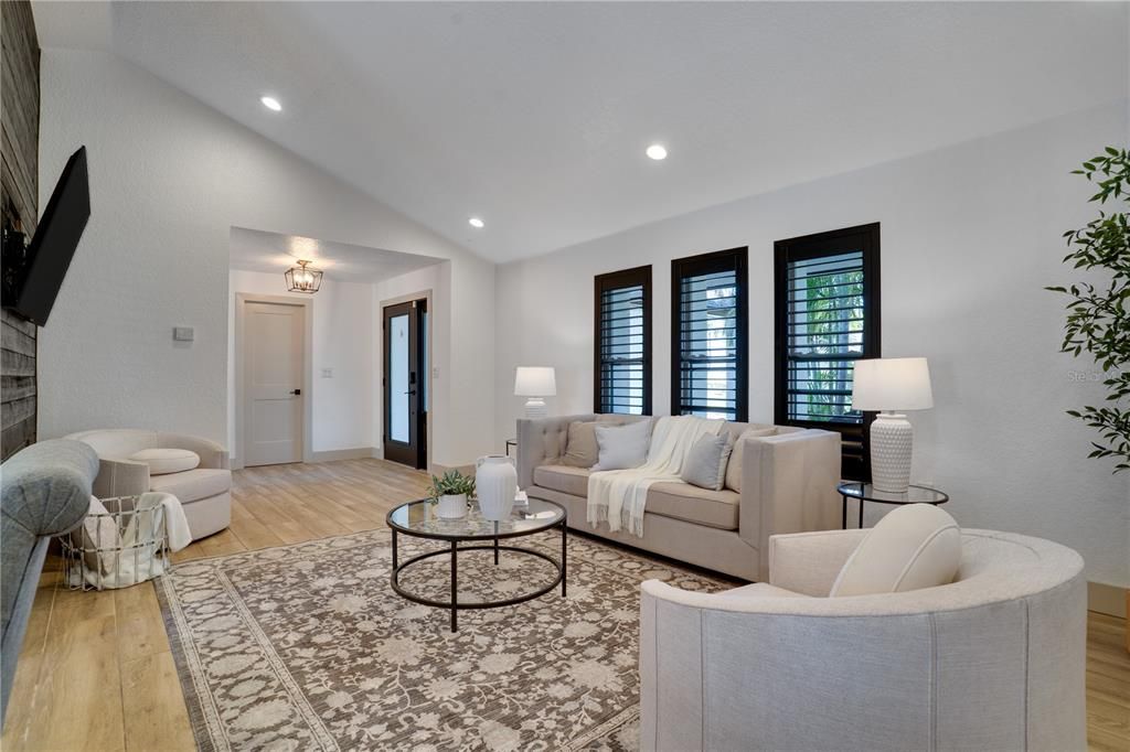 For Sale: $1,200,000 (6 beds, 3 baths, 3450 Square Feet)