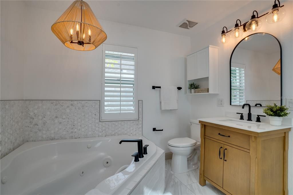 For Sale: $1,200,000 (6 beds, 3 baths, 3450 Square Feet)