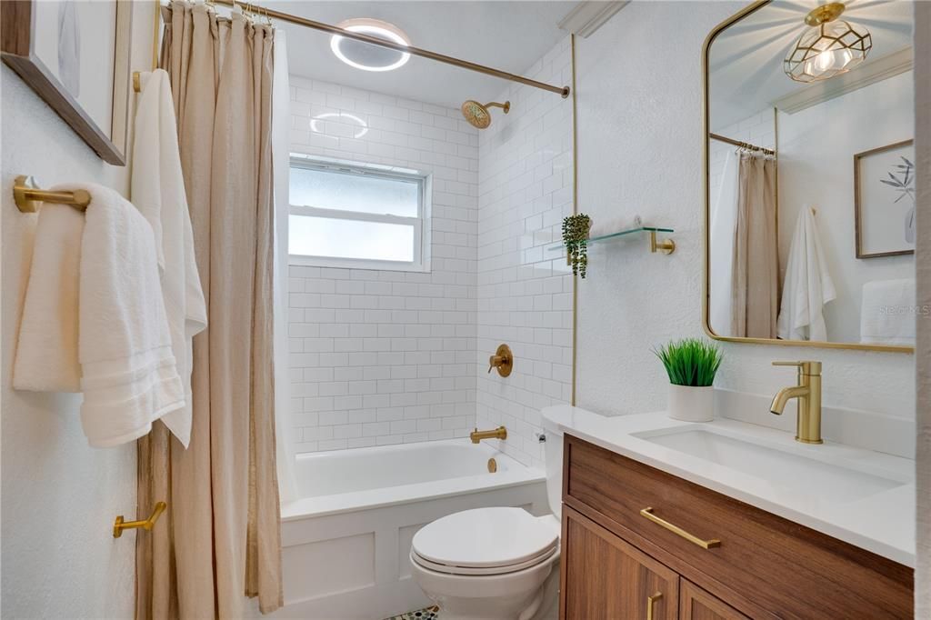 For Sale: $1,200,000 (6 beds, 3 baths, 3450 Square Feet)