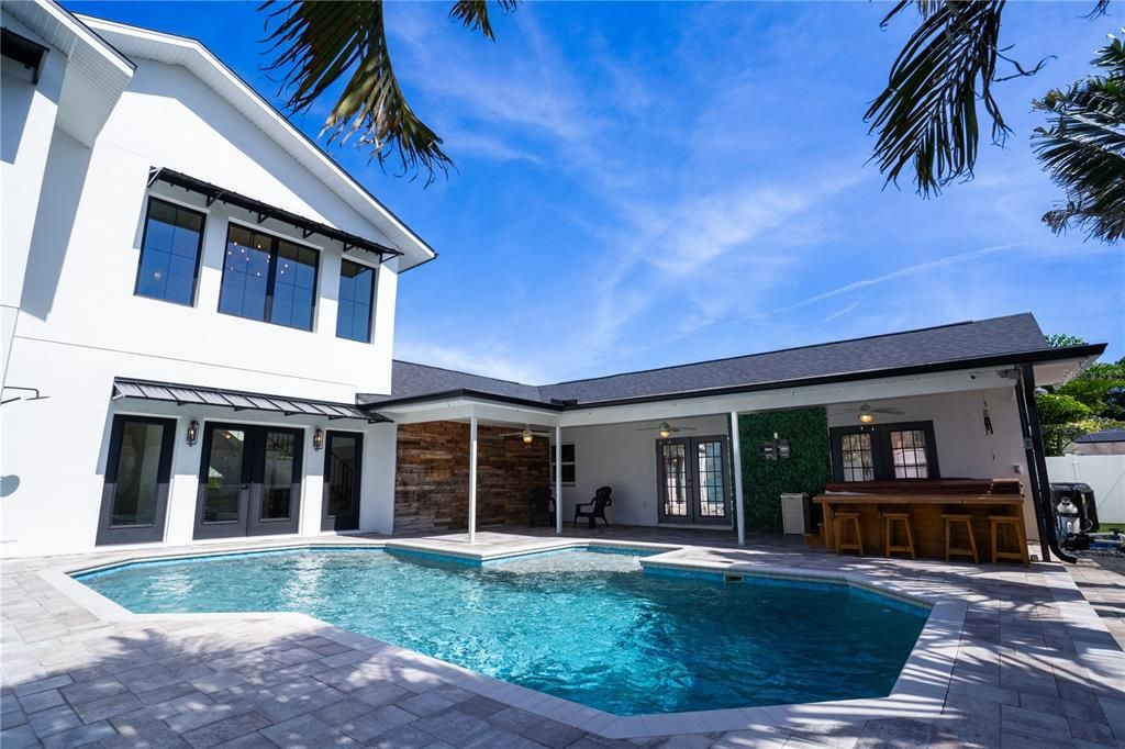 For Sale: $1,200,000 (6 beds, 3 baths, 3450 Square Feet)