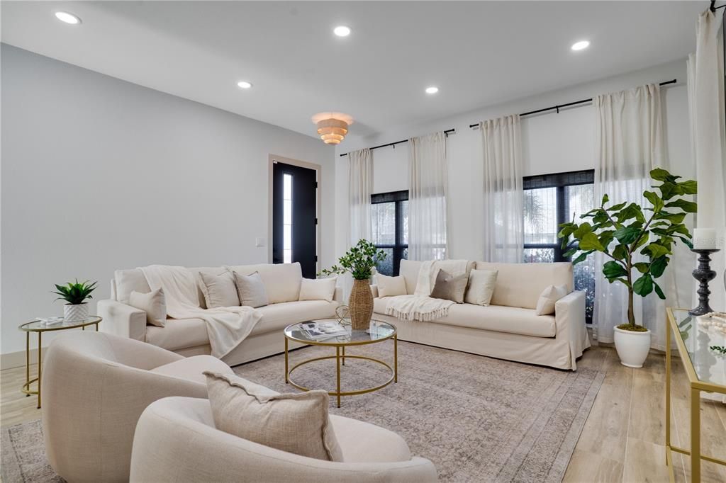 For Sale: $1,200,000 (6 beds, 3 baths, 3450 Square Feet)