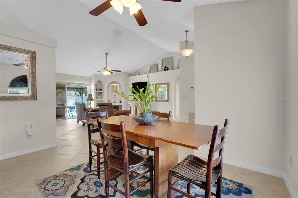 For Sale: $385,000 (3 beds, 2 baths, 1581 Square Feet)