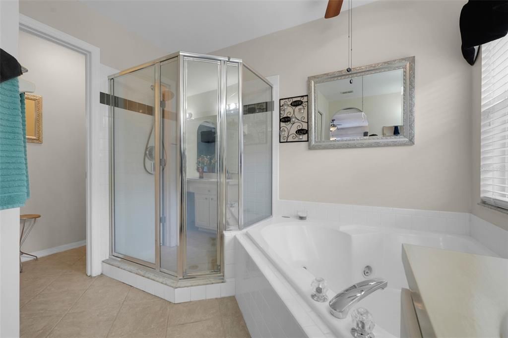 For Sale: $385,000 (3 beds, 2 baths, 1581 Square Feet)