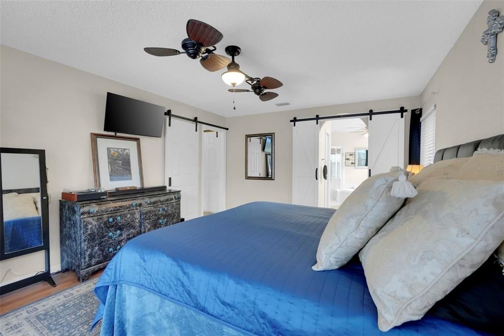For Sale: $385,000 (3 beds, 2 baths, 1581 Square Feet)
