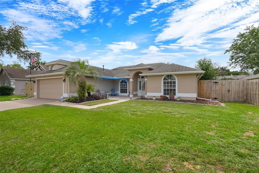 For Sale: $385,000 (3 beds, 2 baths, 1581 Square Feet)