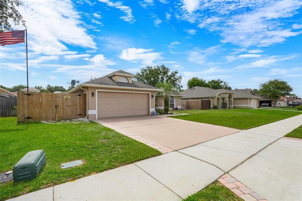 For Sale: $385,000 (3 beds, 2 baths, 1581 Square Feet)