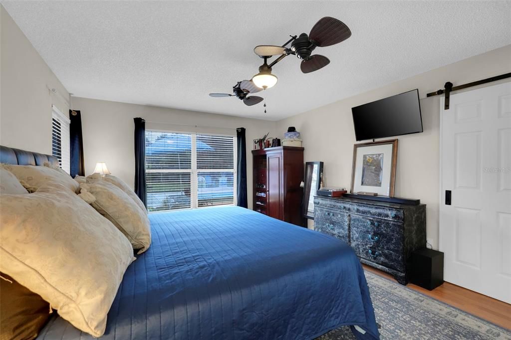 For Sale: $385,000 (3 beds, 2 baths, 1581 Square Feet)