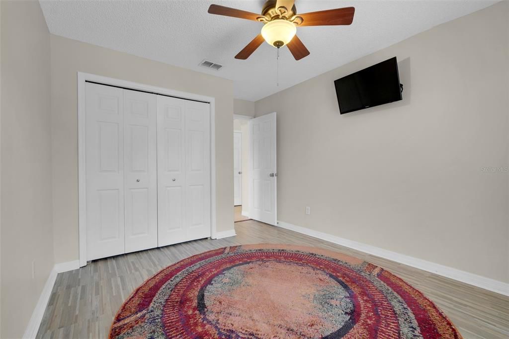 For Sale: $385,000 (3 beds, 2 baths, 1581 Square Feet)