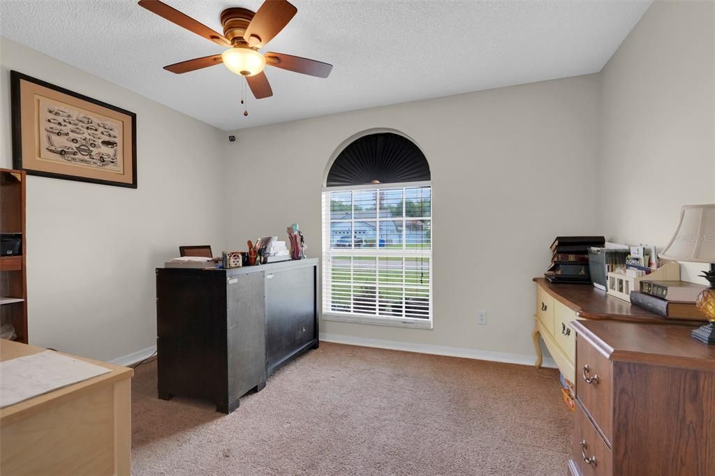 For Sale: $385,000 (3 beds, 2 baths, 1581 Square Feet)